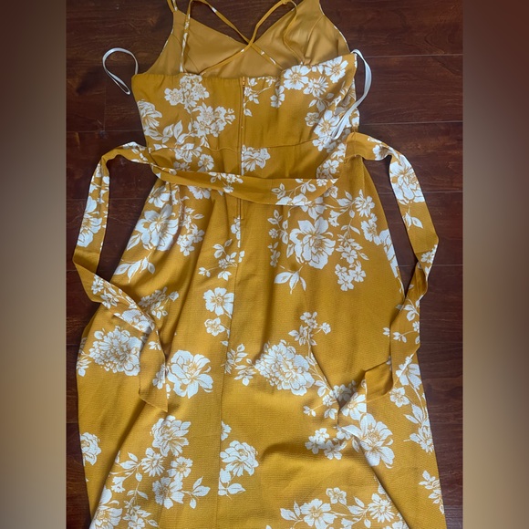 Yellow Floral Maxi Dress - Picture 5 of 6